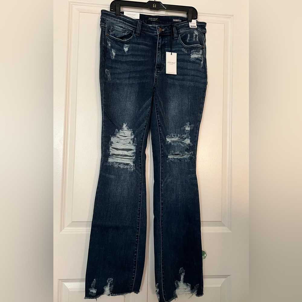 NWT distressed Judy Blue slim midrise bootcut jeans 15/32